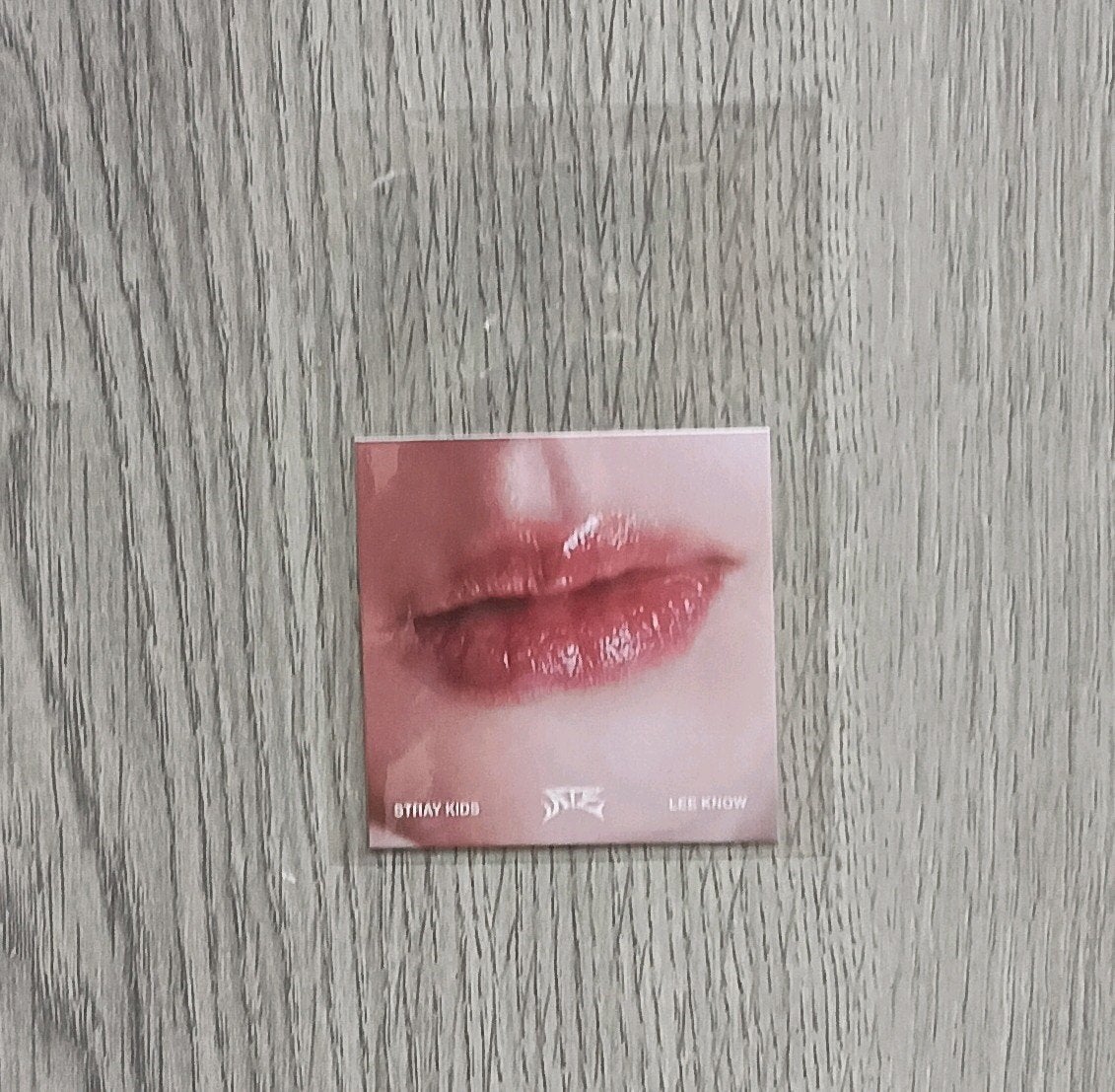 Stray kids album ate Lee know lips, Verzamelen, Muziek, Artiesten en Beroemdheden, Ophalen of Verzenden, Zo goed als nieuw, Foto of Kaart