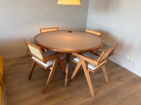 SKLUM Gamila eettafel + 4 Lali stoelen / dining set, Ophalen, Rond, Zo goed als nieuw, Vijf personen of meer
