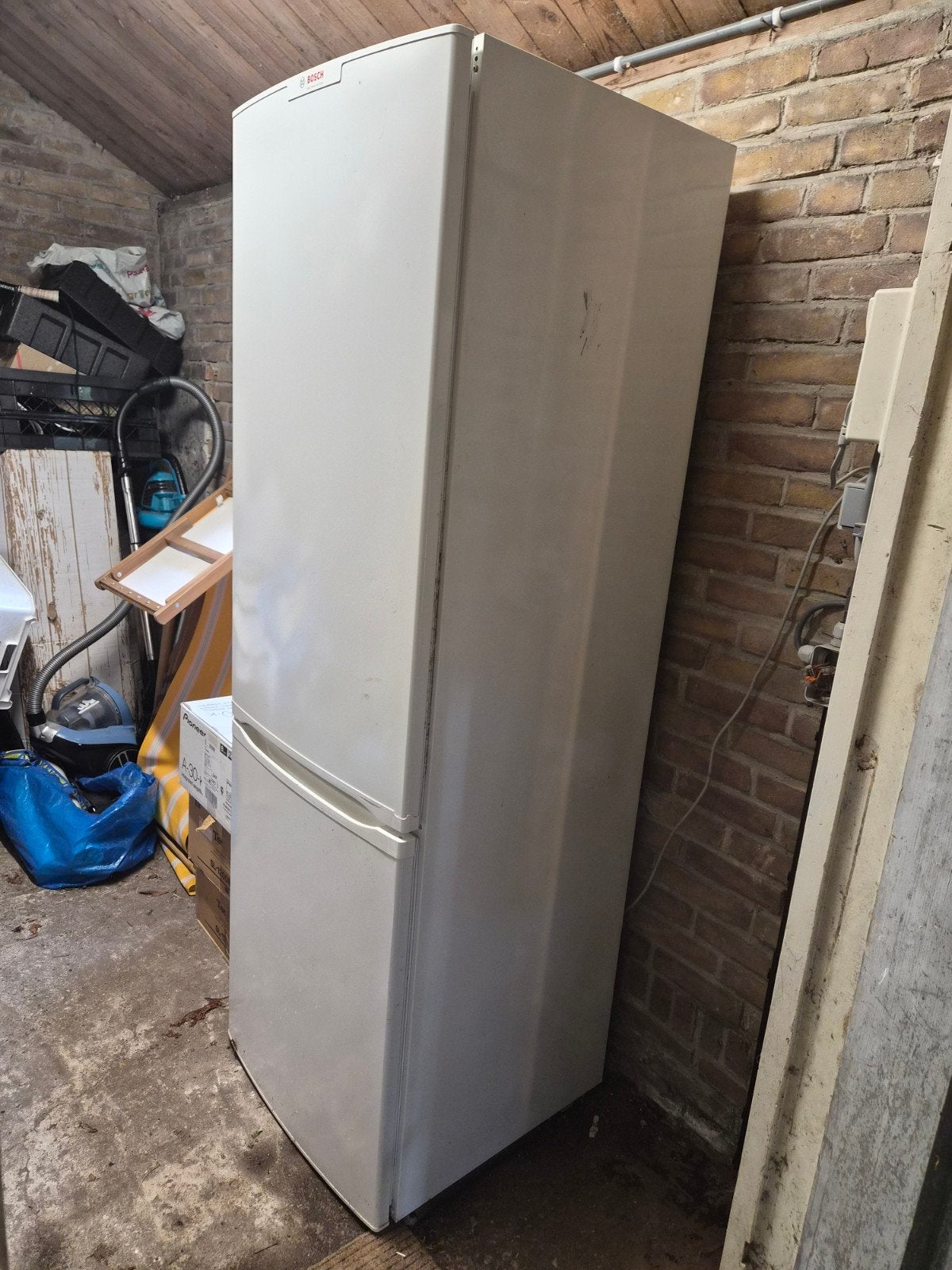 Bosch Koelkast met Vriezer - Electronic No Frost, Ophalen, 200 liter of meer, 60 cm of meer, Met aparte vriezer