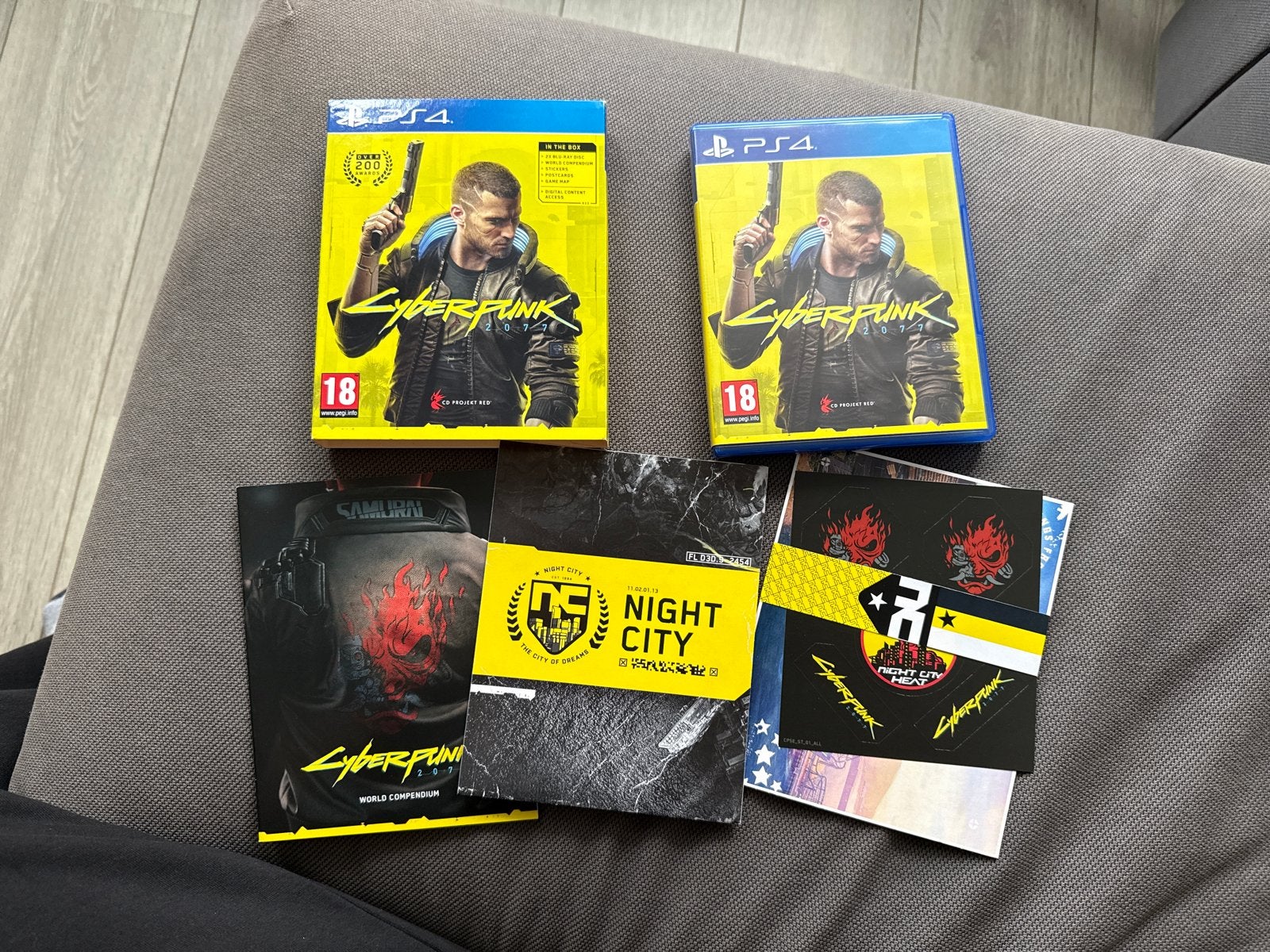 Cyberpunk 2077 PS4 + Compendium, Map, Postcard, Sticker, Spelcomputers en Games, Vanaf 18 jaar, 1 speler, Ophalen of Verzenden