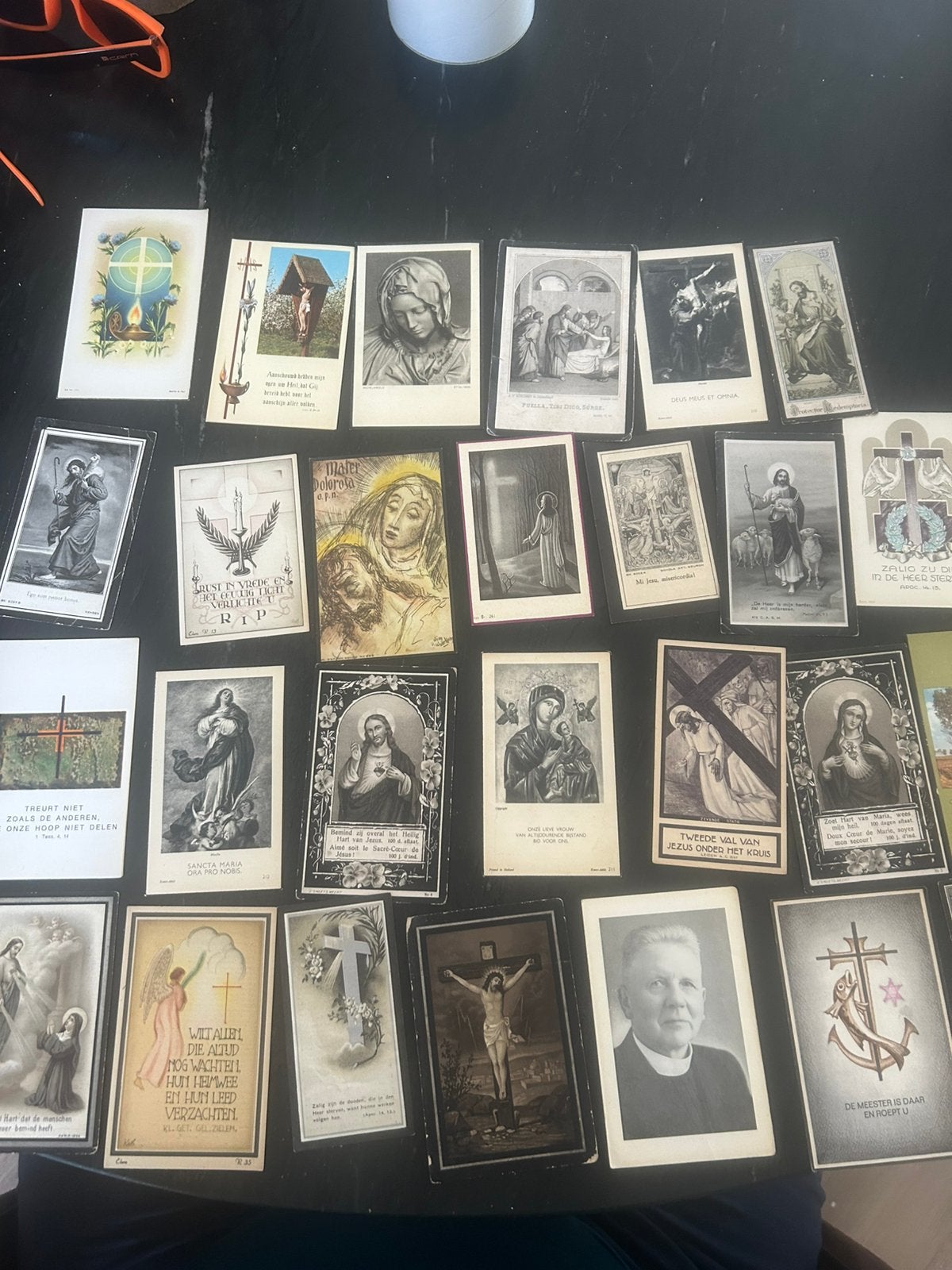 BIDPRENTJES 136 stuks OUDE KAARTJES tngv het OVERLIJDEN, Ophalen of Verzenden, Bidprentje