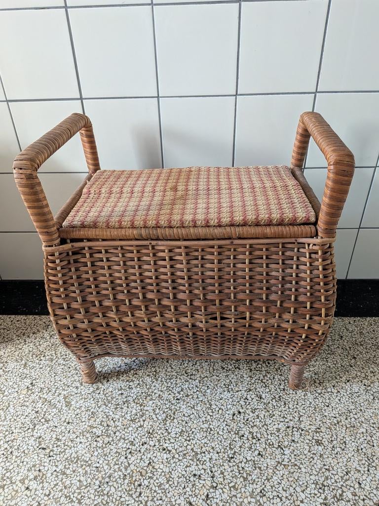 Vintage rotan naaimand of bankje met opbergruimte., Gebruikt, 50 tot 75 cm, Vintage, Bohemian, Rechthoekig