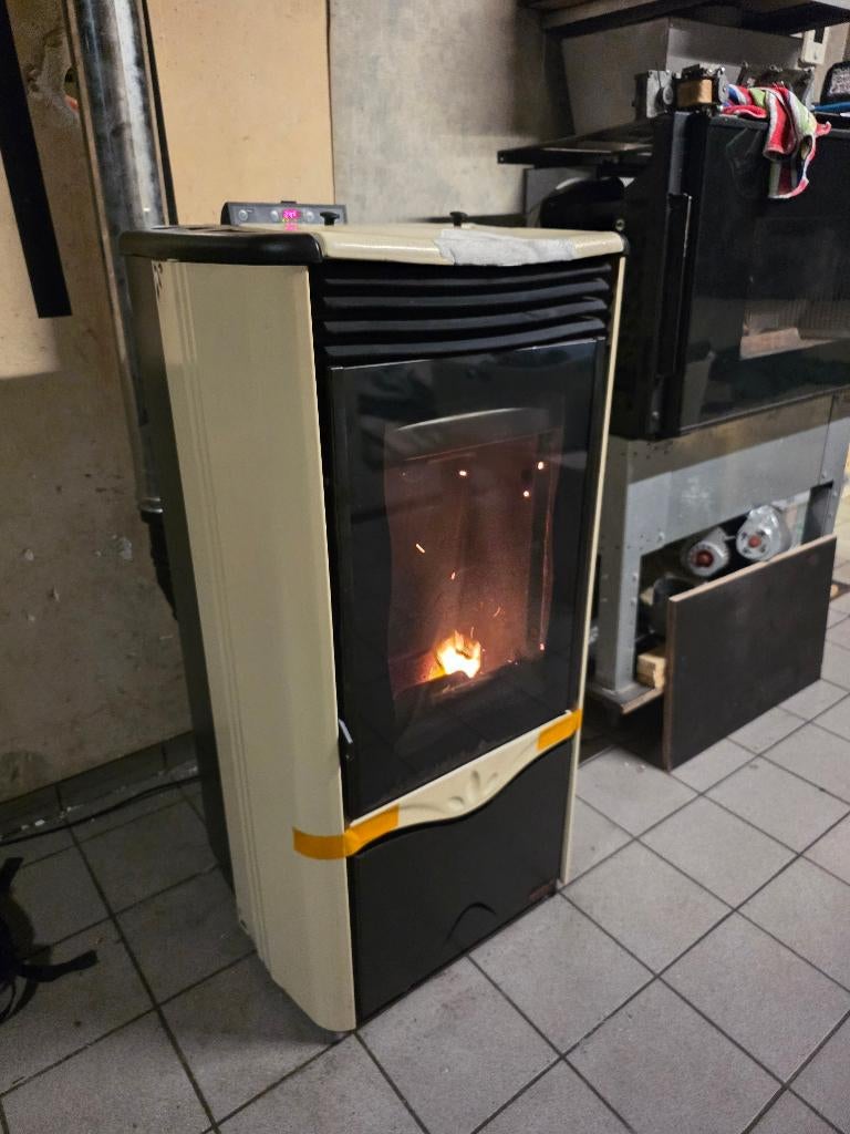 pelletkachel extraflame duchessa steel 8.8kw, Huis en Inrichting, Kachels, Ophalen, Gebruikt, Overige brandstoffen, Pelletkachel