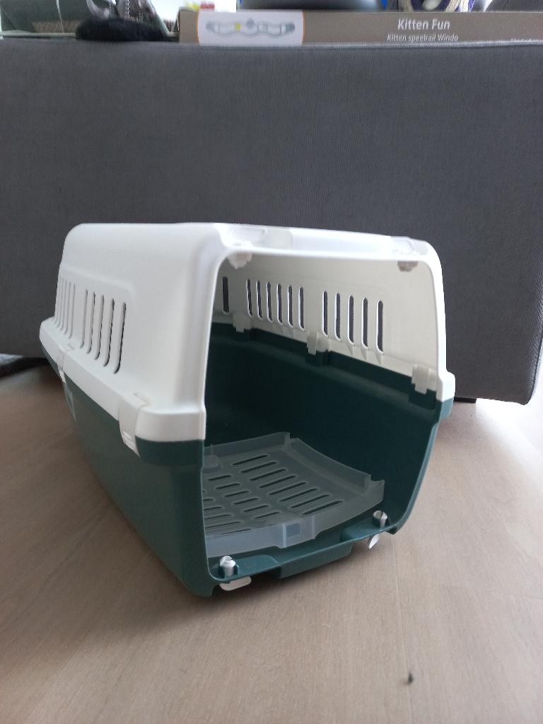 Kitten speelgoed, mandje en transportbox, Ophalen, Zo goed als nieuw