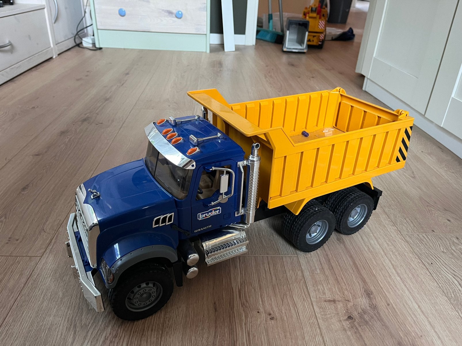 BRUDER 2815 - mack kiep auto, Ophalen of Verzenden, Zo goed als nieuw