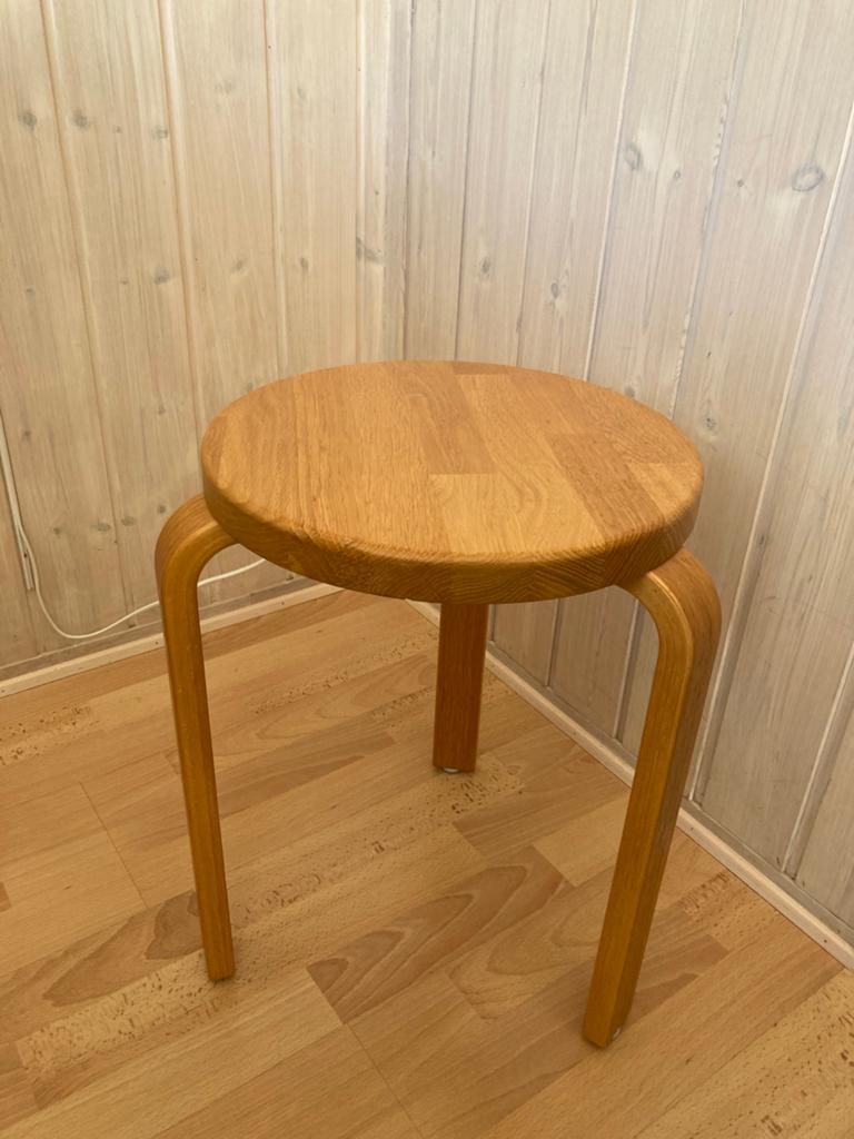 Alvar aalto Artek kruk design stool vintage, Huis en Inrichting, Ophalen of Verzenden, Zo goed als nieuw, Hout