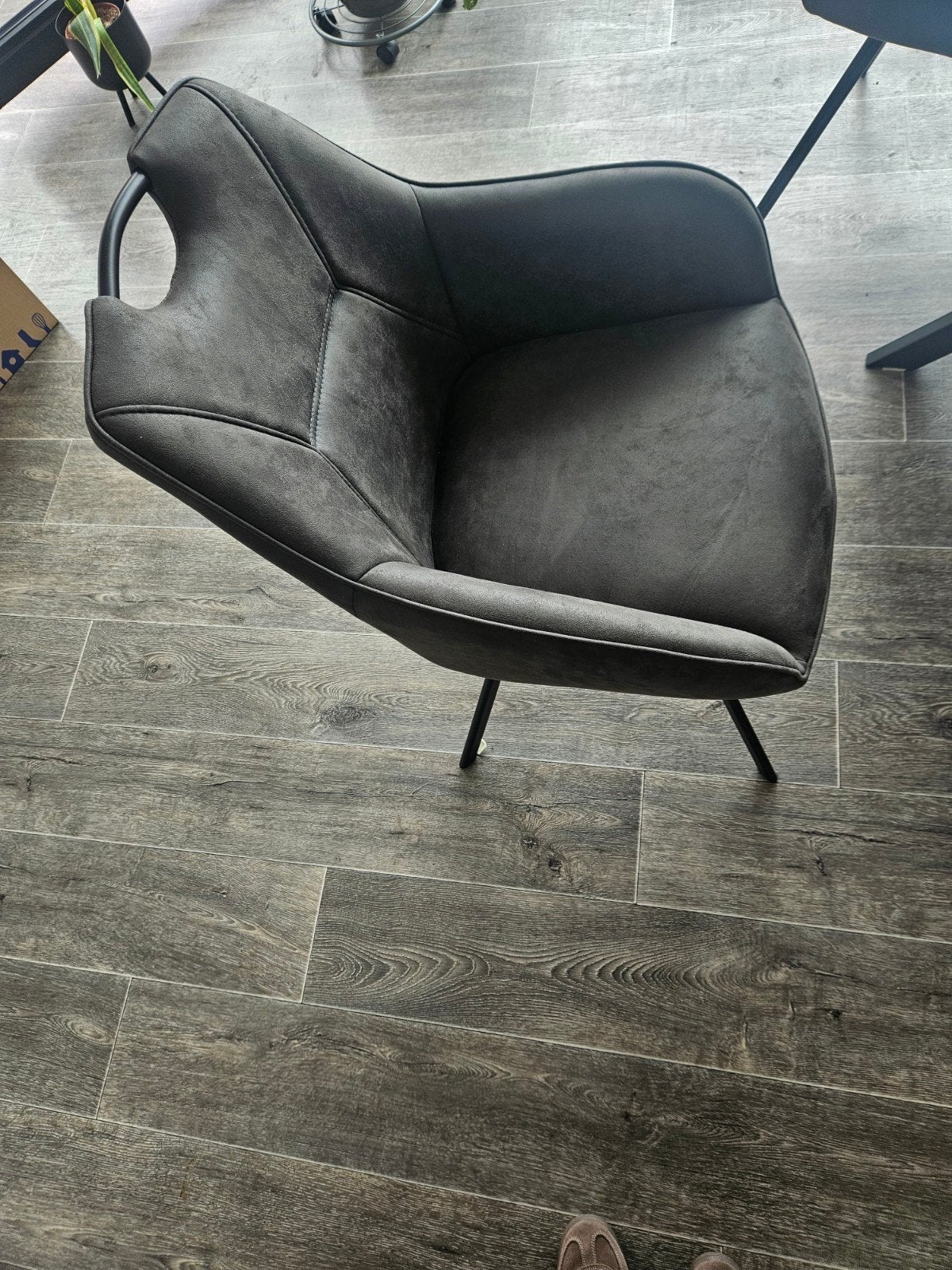 Eetkamerset: 4 stoelen (Leenbakker) + tafel (marmerlook), Overige materialen, Ophalen of Verzenden, Zo goed als nieuw, Vier