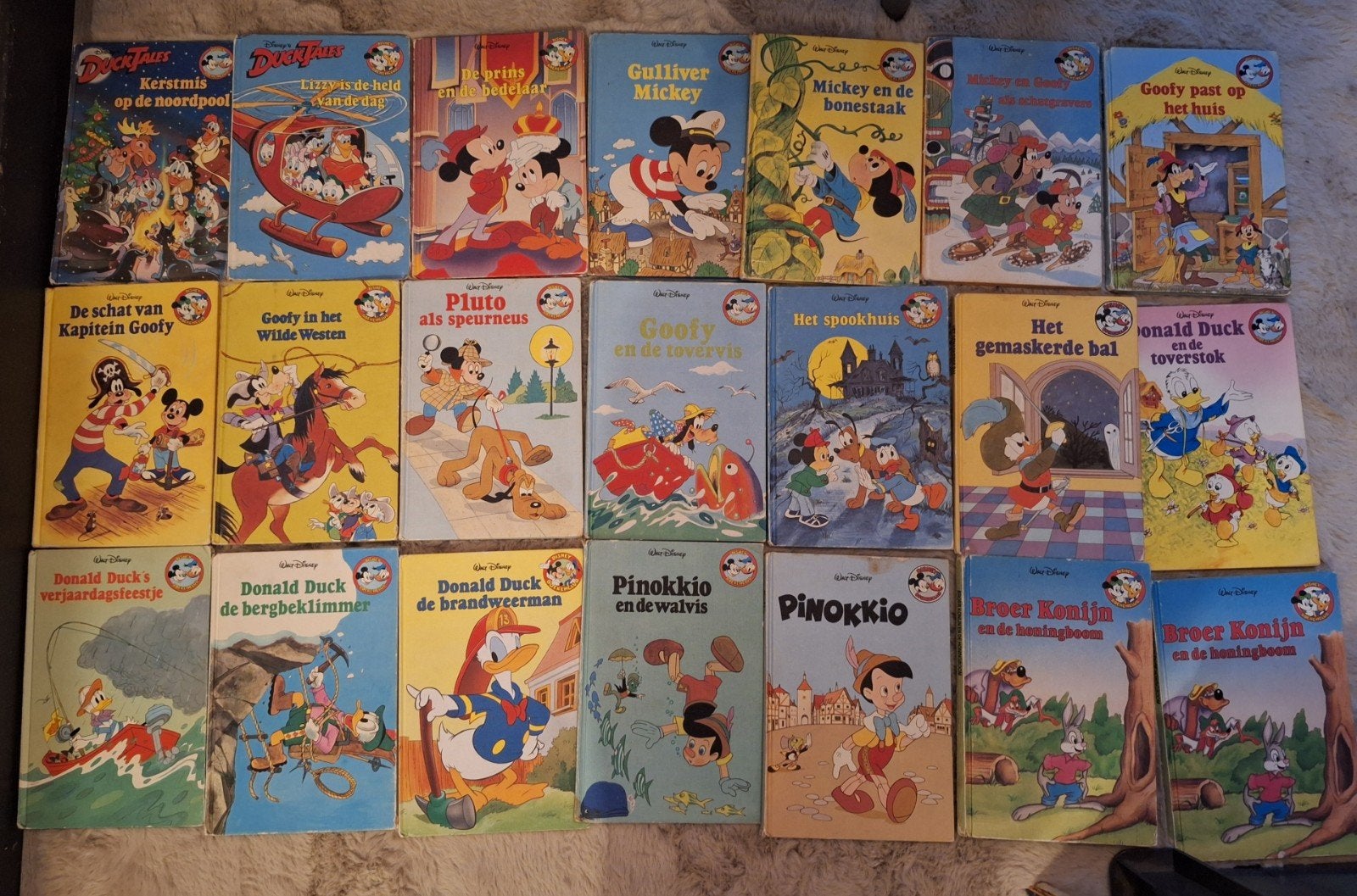 Walt Disney boekenclub 76 boekjes + 2 andere disney boeken, Ophalen, Overige figuren, Gebruikt, Overige typen
