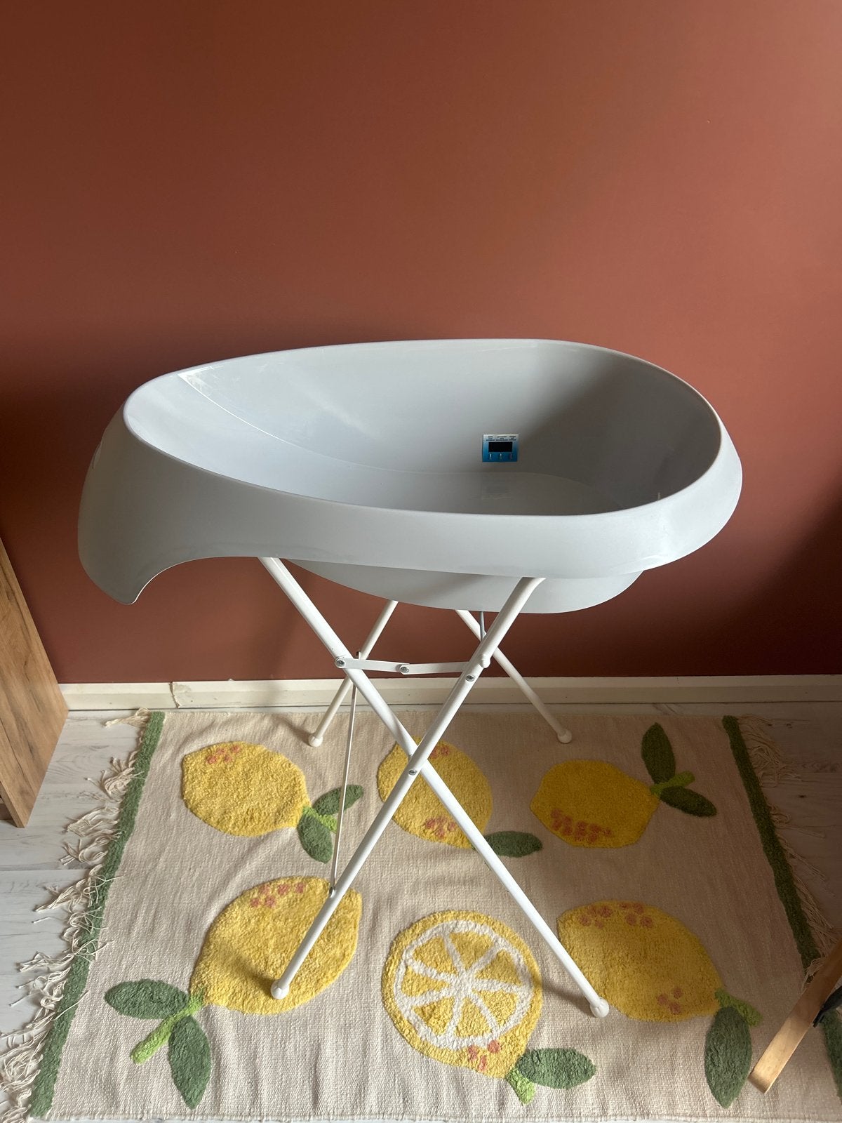 Tummy Tub met standaard - Zo goed als nieuw, Kinderen en Baby's, Tummy Tub, Zo goed als nieuw, Standaard, Ophalen