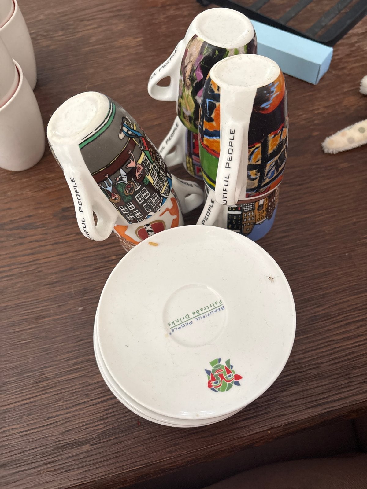 6 unieke kopjes en 5 schoteltjes, Ophalen, Gebruikt, Keramiek, Kop(pen) en/of Schotel(s)