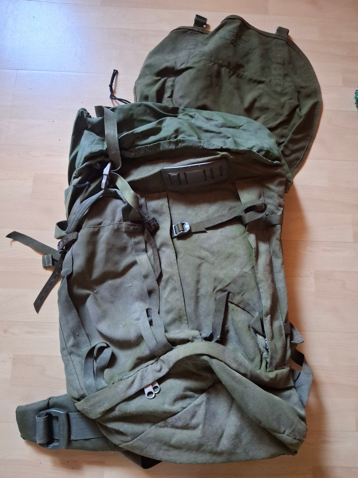 Grote legergroene rugzak - Ideaal voor outdoor, Sport en Fitness, Bergsport en Wandelen, Ophalen, Gebruikt, Rugzak