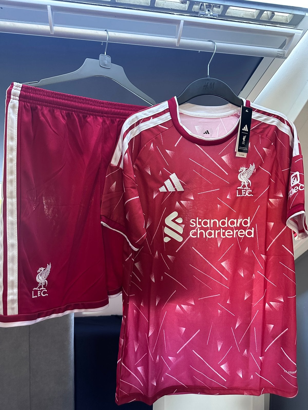 Nieuwe Liverpool Trainingsset Maat L, Maat L, Ophalen of Verzenden, Zo goed als nieuw, Trainingspak