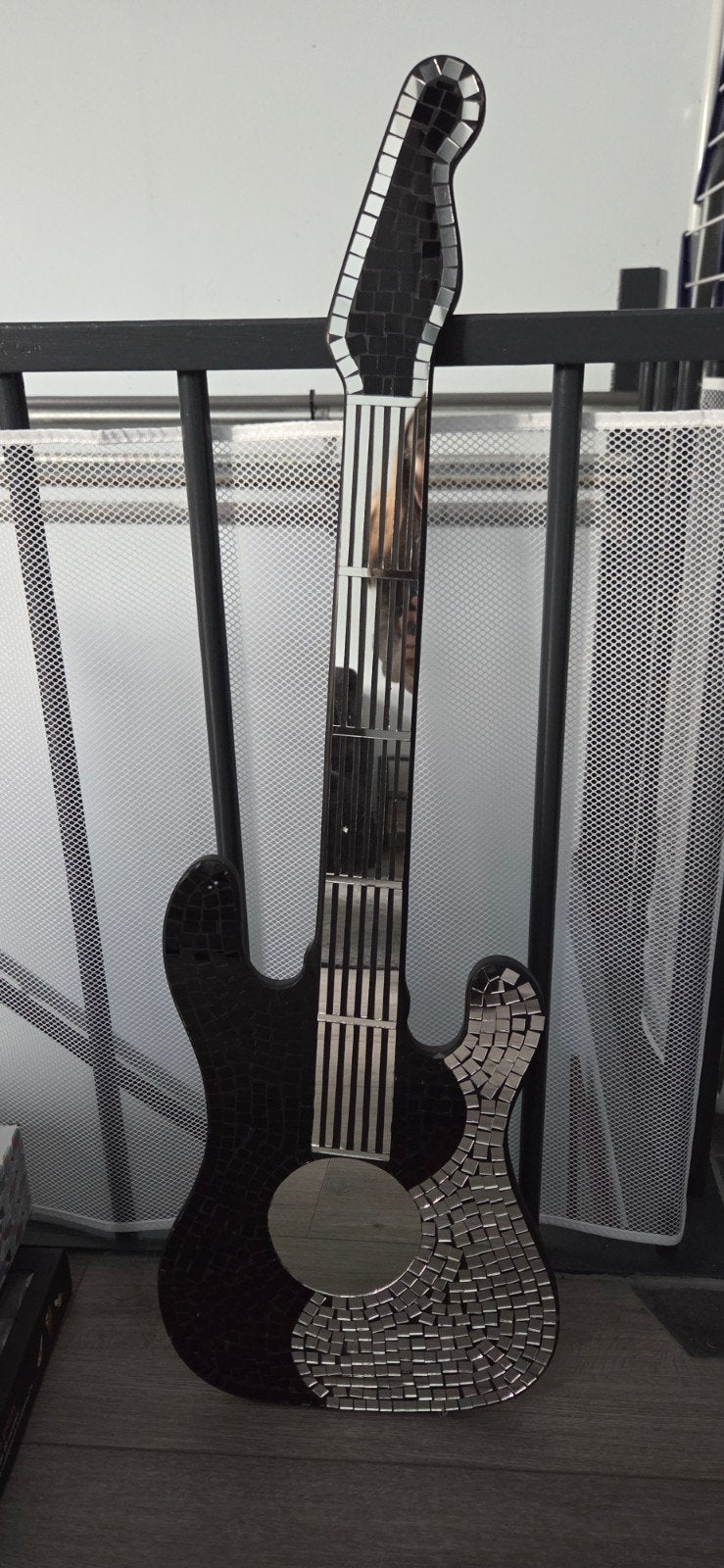 Decoratieve spiegel gitaar mozaïek, Ophalen, Zwart, Zo goed als nieuw, Modern