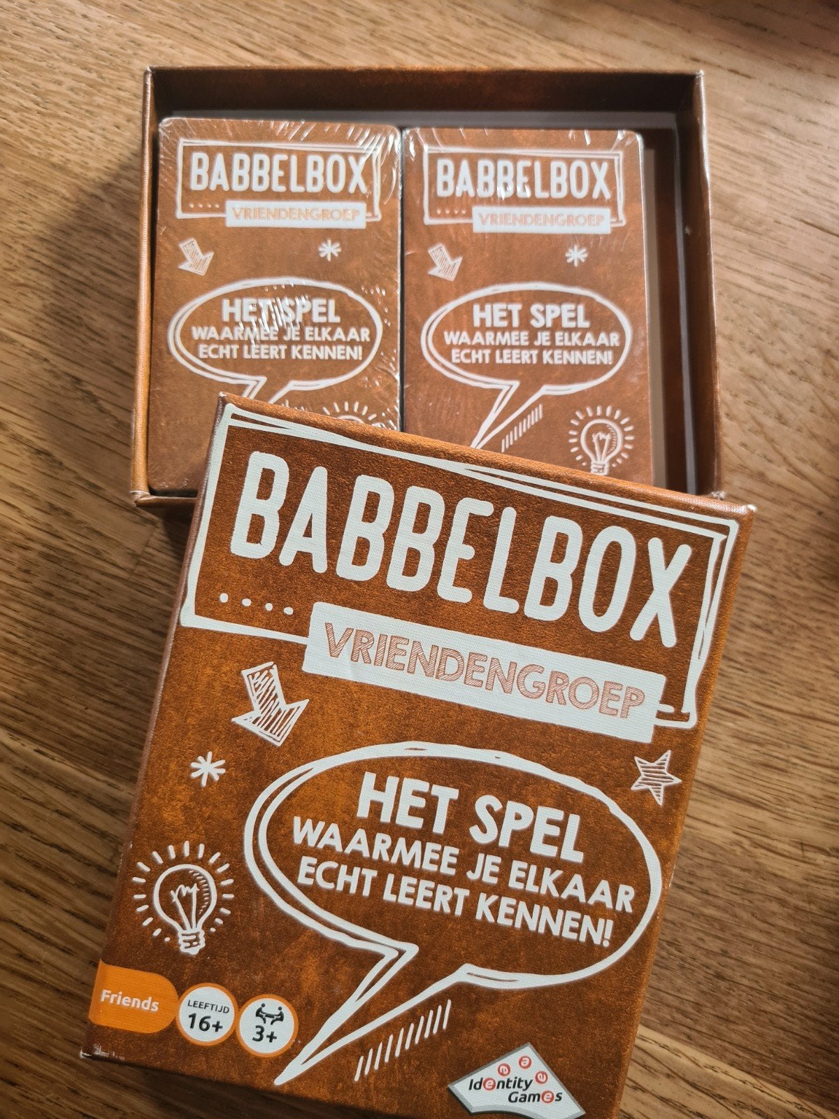 Babbelbox Vriendengroep, Drie of vier spelers, Ophalen of Verzenden, Zo goed als nieuw, Identity Games