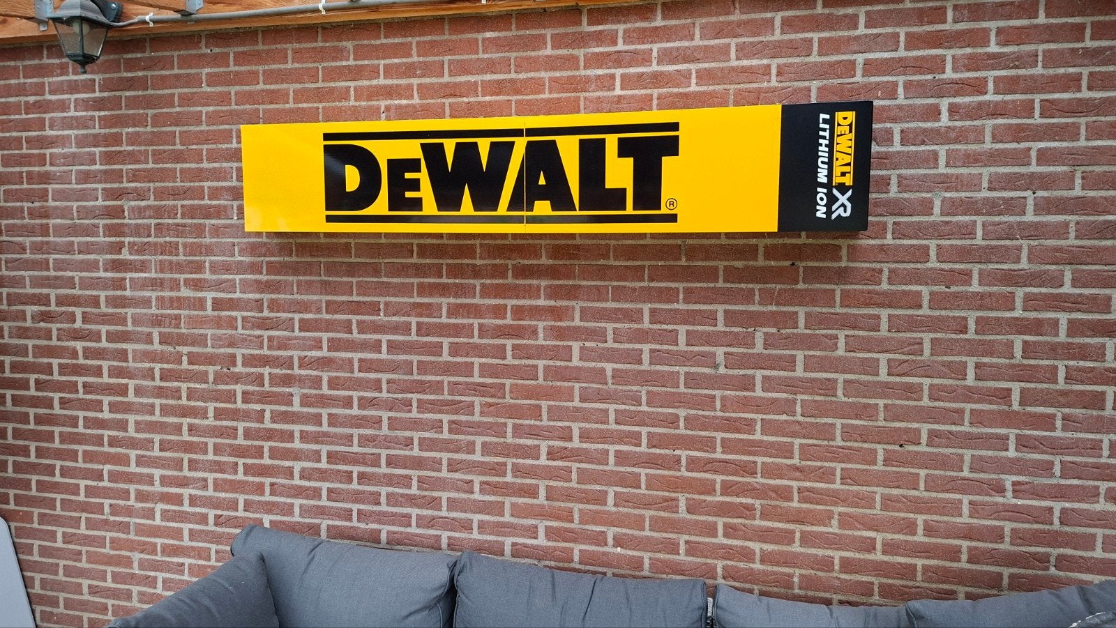 zeer groot DeWalt reclame bord, Ophalen