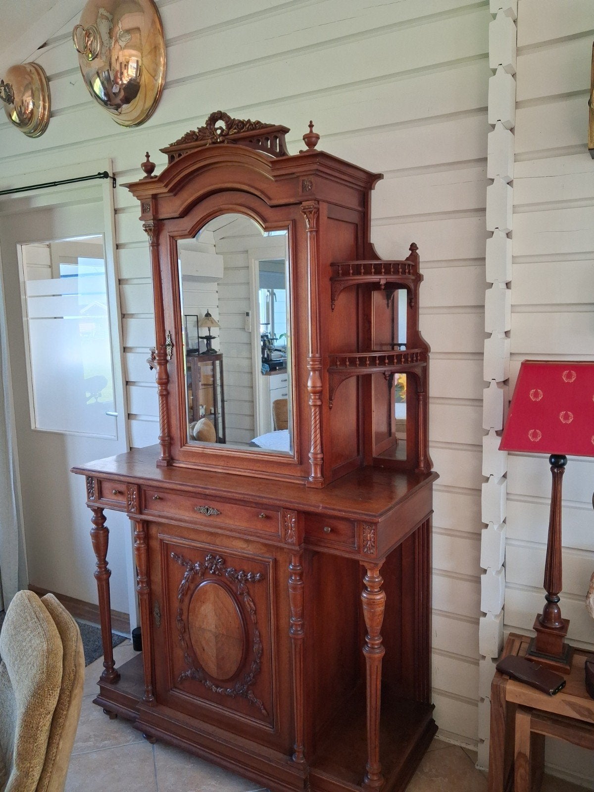 Antiek houten dressoir met spiegel en opbergruimte, Ophalen