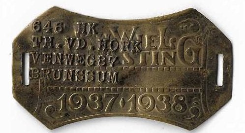 Rijwielbelastingplaatje met adres in Brunssum 1937 - 1938, Antiek en Kunst, Antiek | Koper en Brons, Verzenden