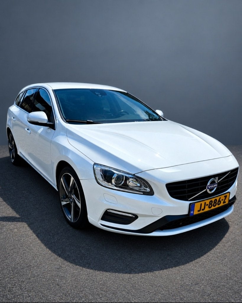 Volvo V60 T4 190pk 2016 parelmoerwit, Auto's, Zwart, 1969 cc, Wit, Origineel Nederlands