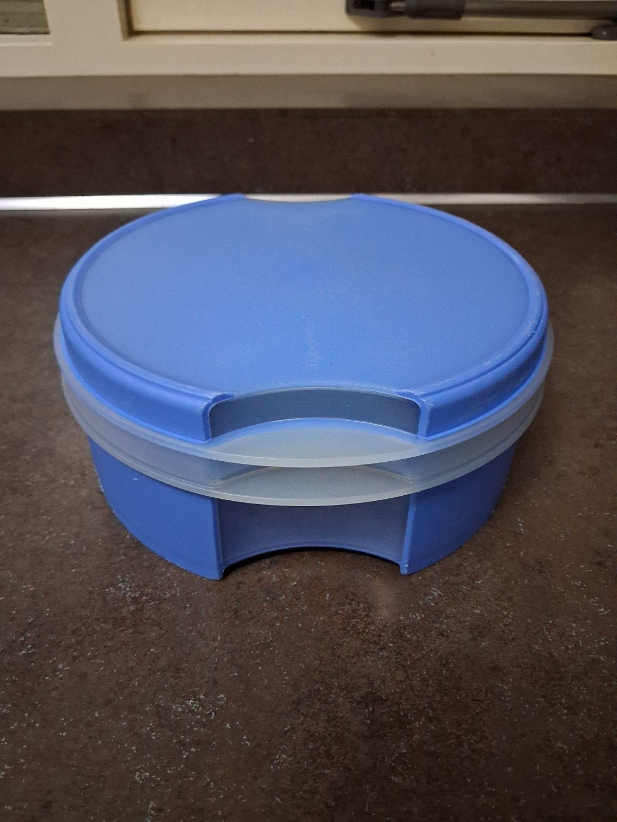 tupperware vensterdoos / koektrommel blauw snoep / voorraad, Ophalen of Verzenden, Gebruikt, Blauw, Schaal