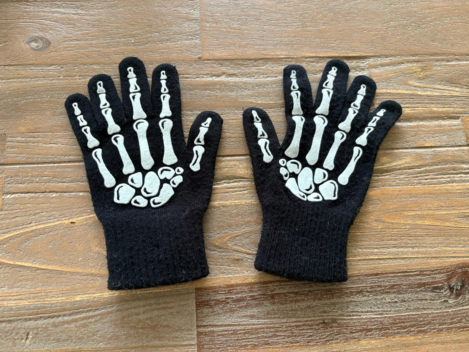 H&M Skelet Handschoenen - Zwart met Glow-in-the-Dark Botten, Ophalen of Verzenden, Zo goed als nieuw, Jongen of Meisje, Handschoenen