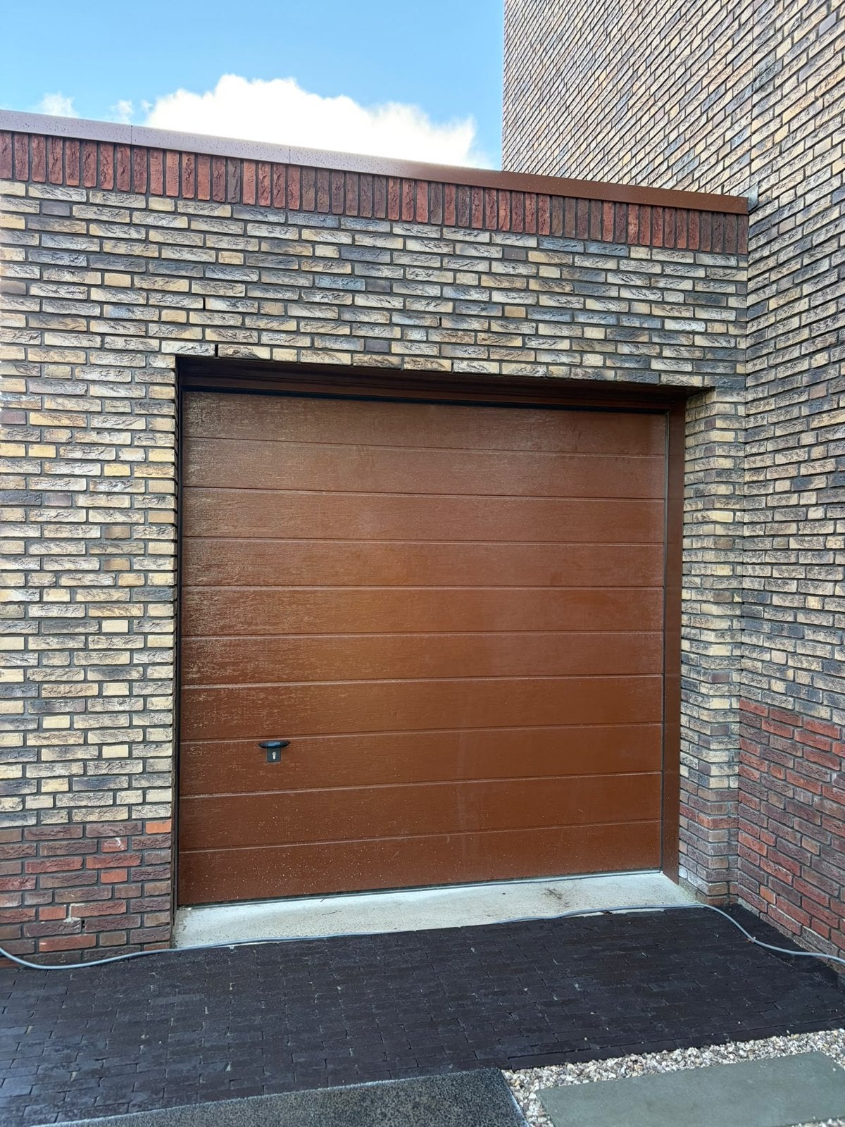 Bruine sectionaal Garagedeur - Zo goed als nieuw, Kunststof, Garagedeur, Ophalen of Verzenden, Zo goed als nieuw