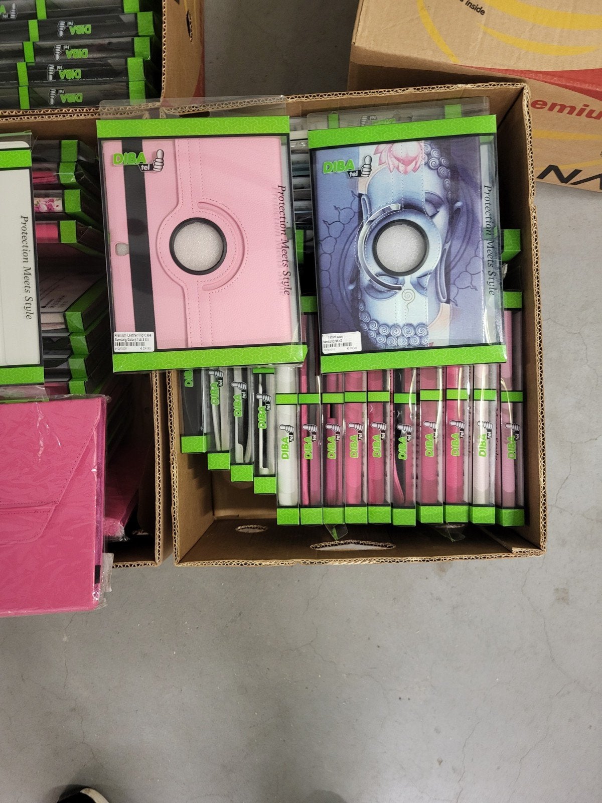 Partij tablet hoezen en screenprotectors400 stuks, 10 inch, DIBA, Nieuw, Bescherming voor- en achterkant