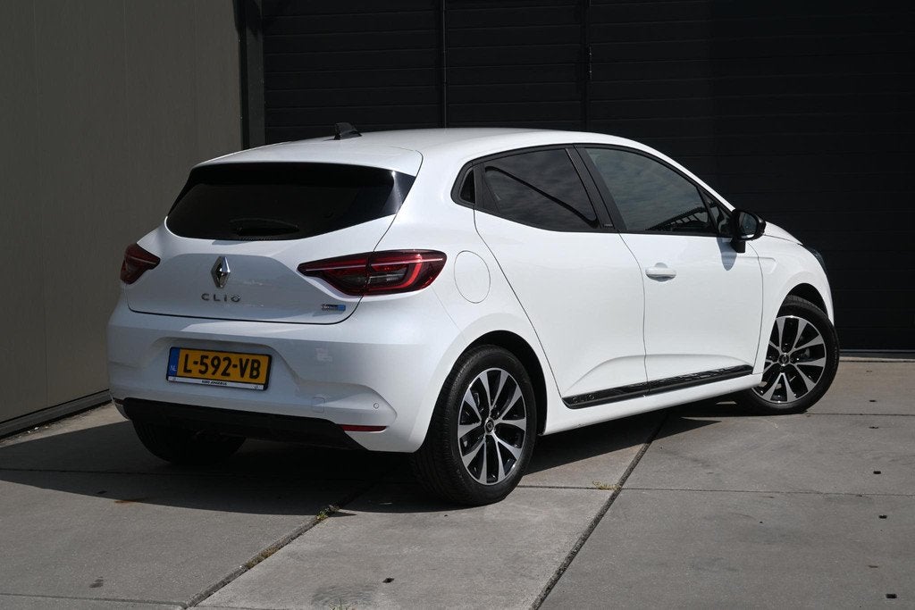 Renault Clio E-Tech Hybrid 140 Business Zen | CAMERA | APPLE, Stof, Gebruikt, Euro 6, 4 cilinders