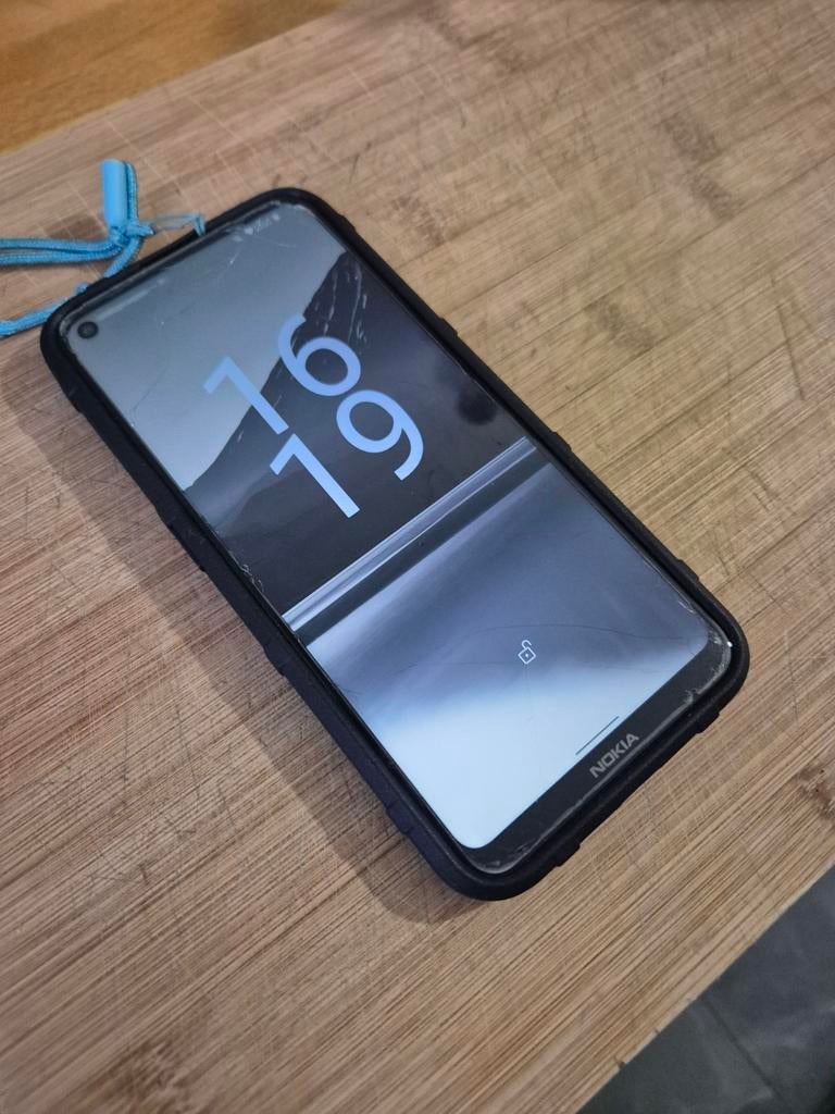 Nokia smartphone met defecte screenprotector (scherm intact), Telecommunicatie, Mobiele telefoons | Nokia, Ophalen of Verzenden