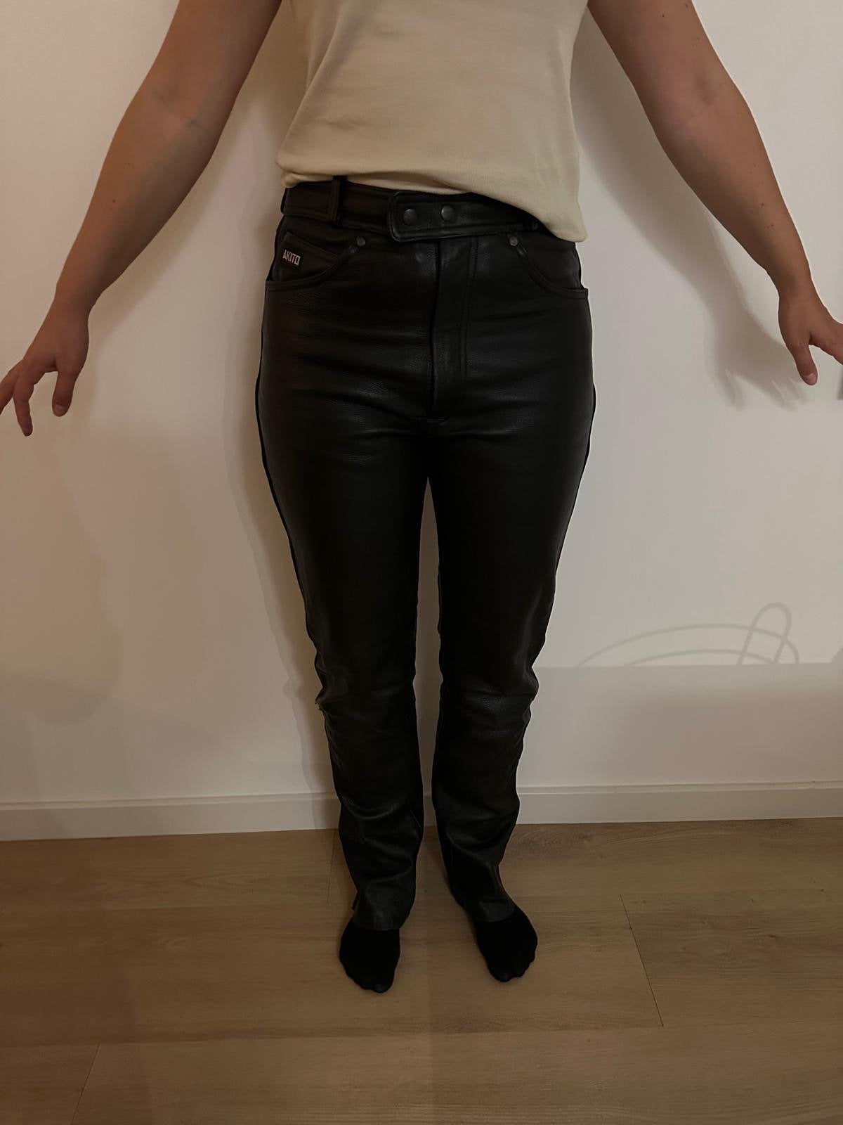 AKITO Leren Motorbroek Zwart - Maat 38/40 (M) (32), Ophalen of Verzenden, Tweedehands, Dames, Broek | leer
