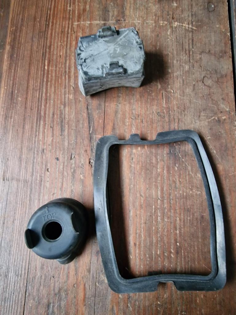 Honda MTX JD05 koplamprubbers en rubber accu., Motoren, Ophalen of Verzenden