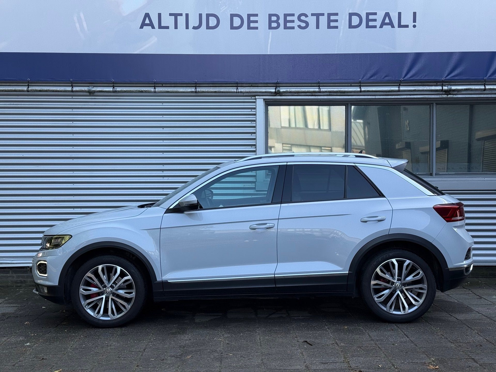 Volkswagen T-ROC 2.0 TSI 4Motion Sport l Pano l Virtual l Wi, Auto's, Automaat, 15 km/l, Gebruikt, 1984 cc