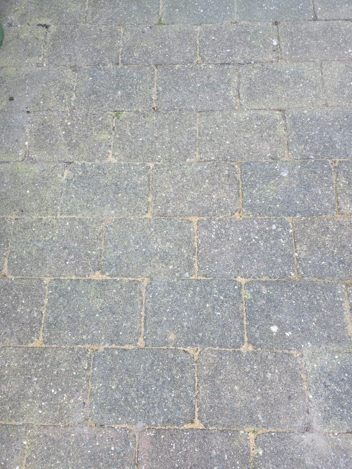 Gratis terrasstenen 20x30cm. ca 12 m2 Ophalen in De Goorn, Ophalen, Zo goed als nieuw, Beton, Klinkers