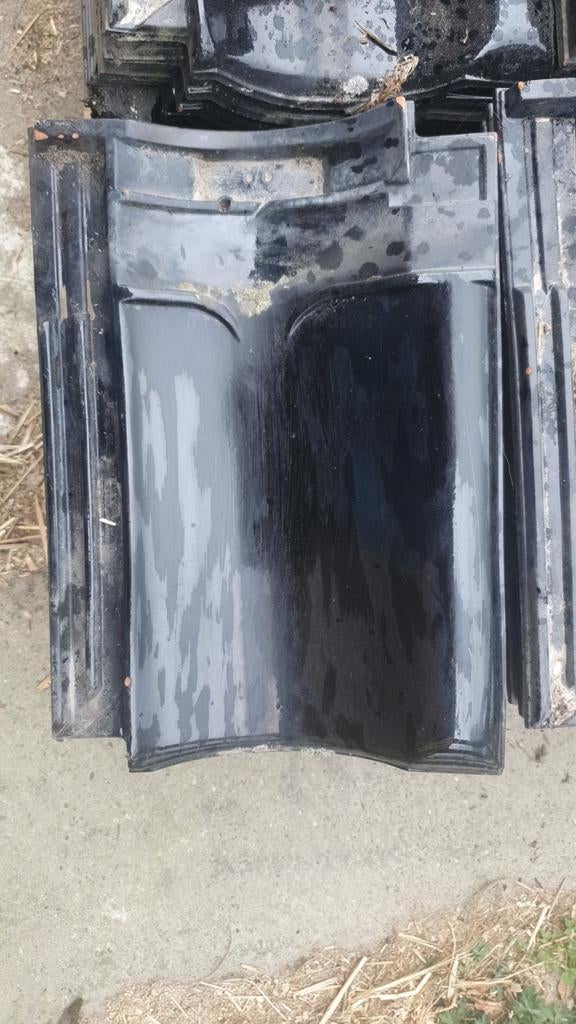 Oude en nieuwe dakpannen met nokvorsten voor rietendak, Doe-het-zelf en Verbouw, Dakpannen en Dakbedekking, Gebruikt, Ophalen of Verzenden