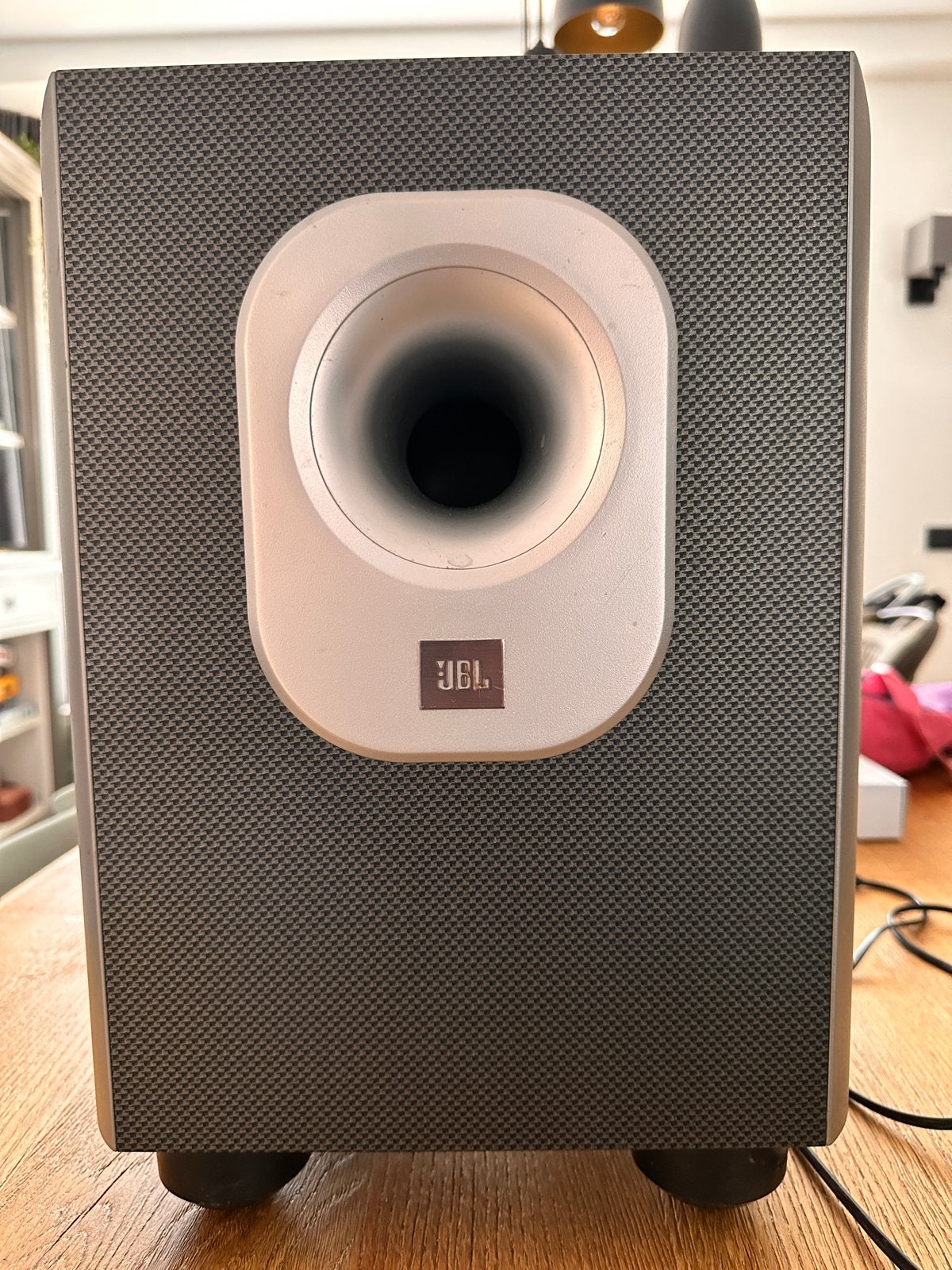 Subwoofer JBL SUB 200/230 - Krachtige bas, Zo goed als nieuw, Basreflex, Ophalen, 150 watt of meer