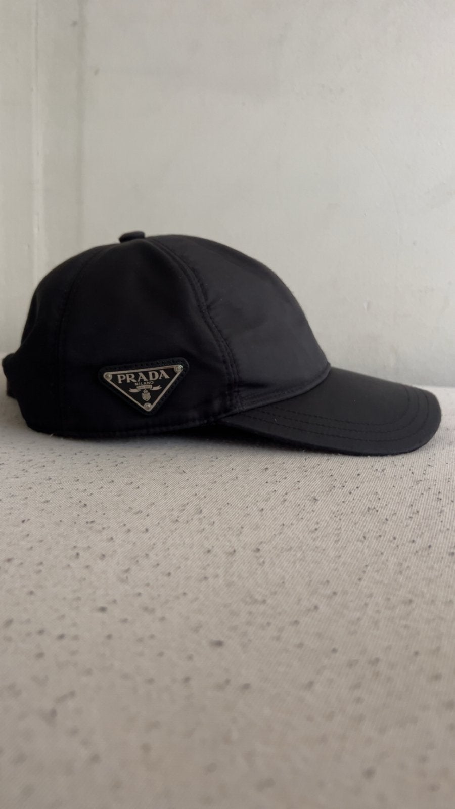 Prada Re-Nylon Pet Zwart - Zo goed als nieuw, Kleding | Heren, Ophalen, Gedragen, One size fits all, Pet