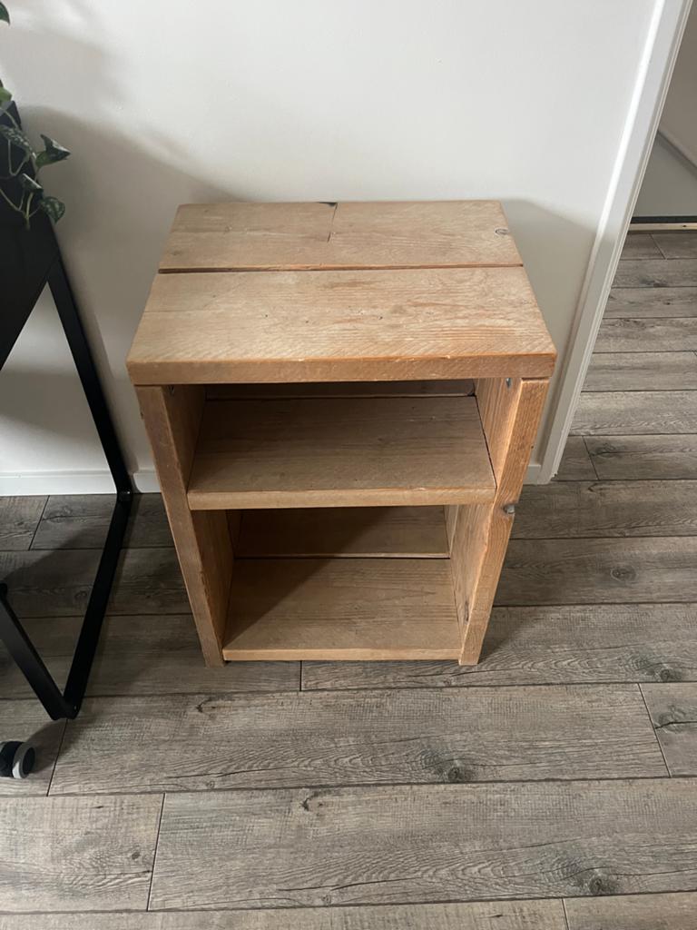 2 Steigerhouten Nachtkastjes - 62x45cm met 2 vakken, Huis en Inrichting, Slaapkamer | Nachtkastjes, Ophalen, Gebruikt, 55 tot 70 cm