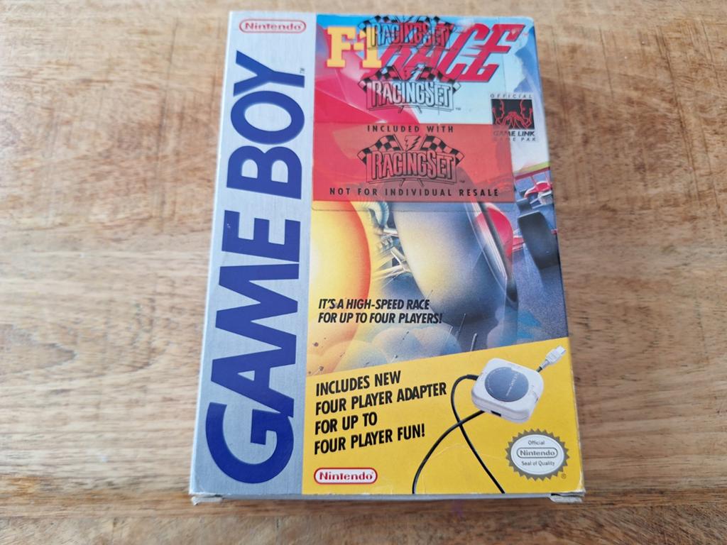 F1 Race racing set 4 player bundle CIB, Spelcomputers en Games, Games | Nintendo Game Boy, 1 speler, Racen en Vliegen, Ophalen of Verzenden