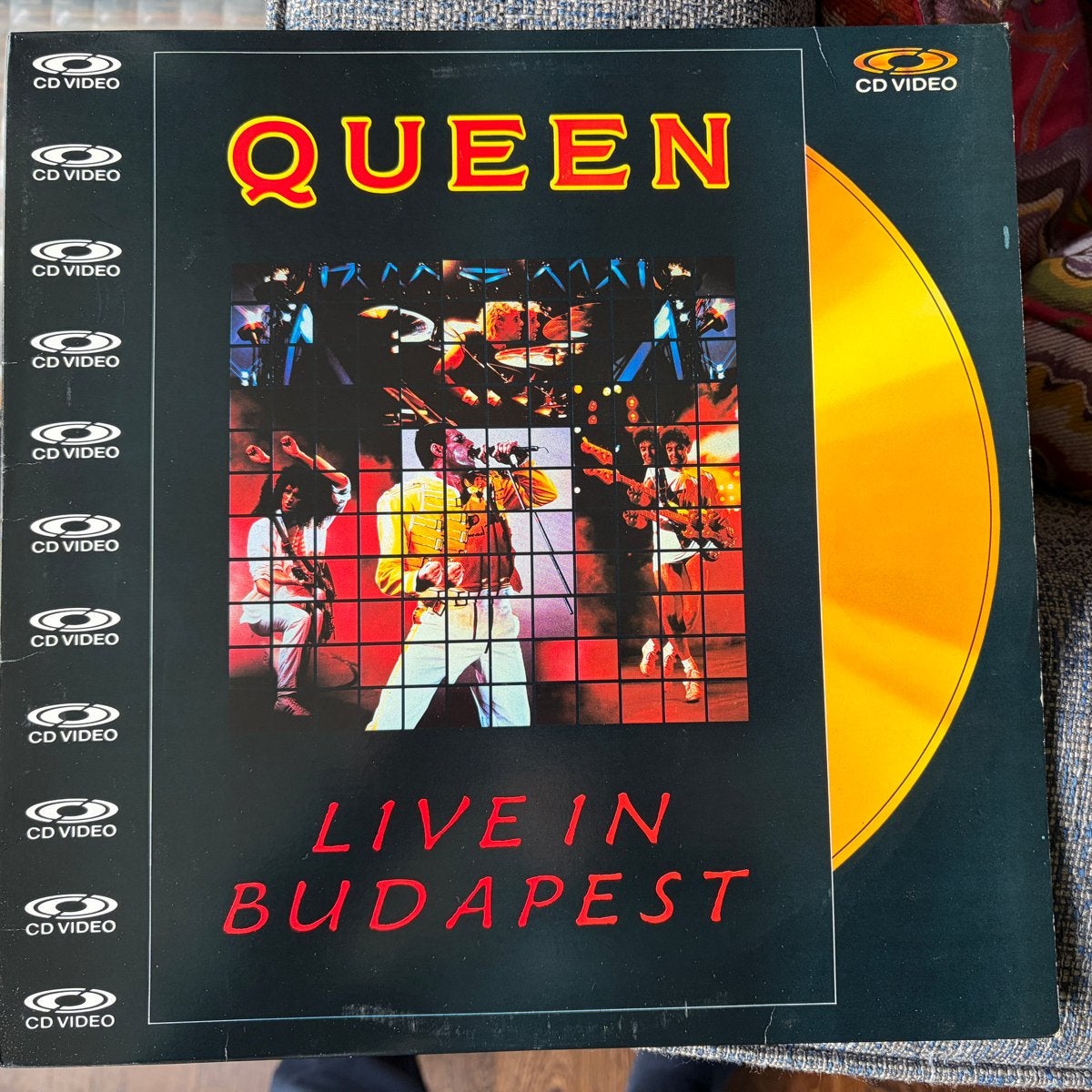 Queen - Live in Budapest CD Video laserdisk, Alle leeftijden, Ophalen, Gebruikt, Muziek en Concerten