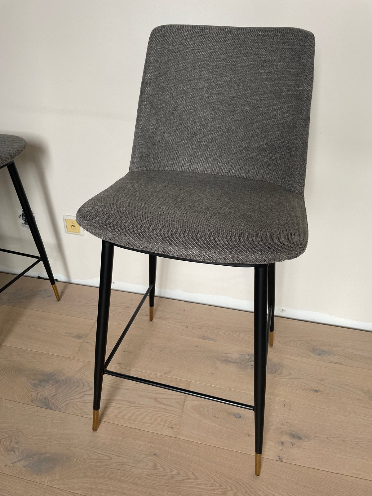 Set van 4 moderne barkrukken - Grijs met zwarte poten, 60 tot 90 cm, Ophalen of Verzenden, Zo goed als nieuw, Metaal