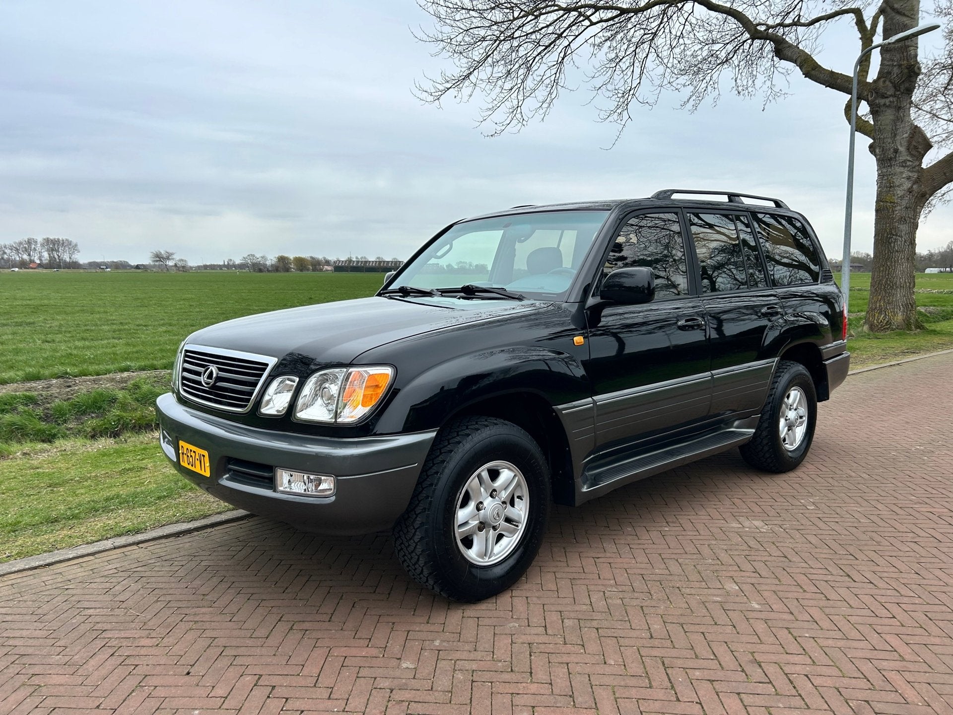 Toyota LEXUS LX470 V8 Airco Benzine/Gas Youngtimer, Gebruikt, 2492 kg, Zwart, Leder