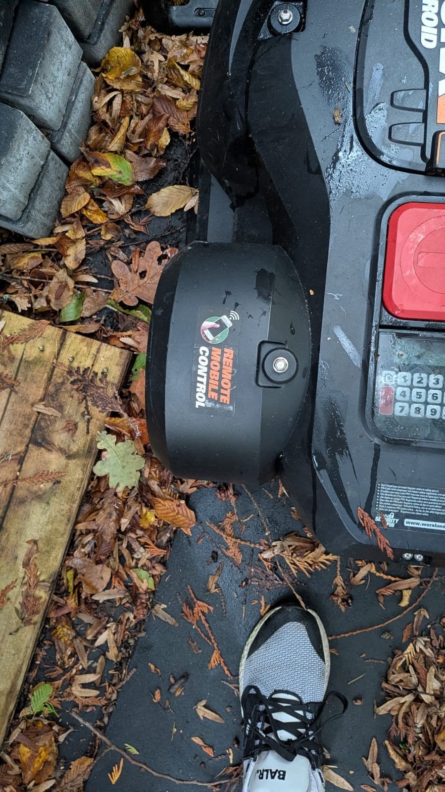 Worx Landroid L2000 robotmaaier voor gazon tot ruim 1000m², Ophalen, Zo goed als nieuw, Worx, Bestuurbaar via app