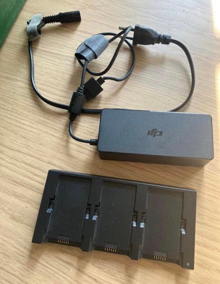 DJI Spark oplader met charging hub voor 3 batterijen. 30€., Ophalen of Verzenden, Zo goed als nieuw