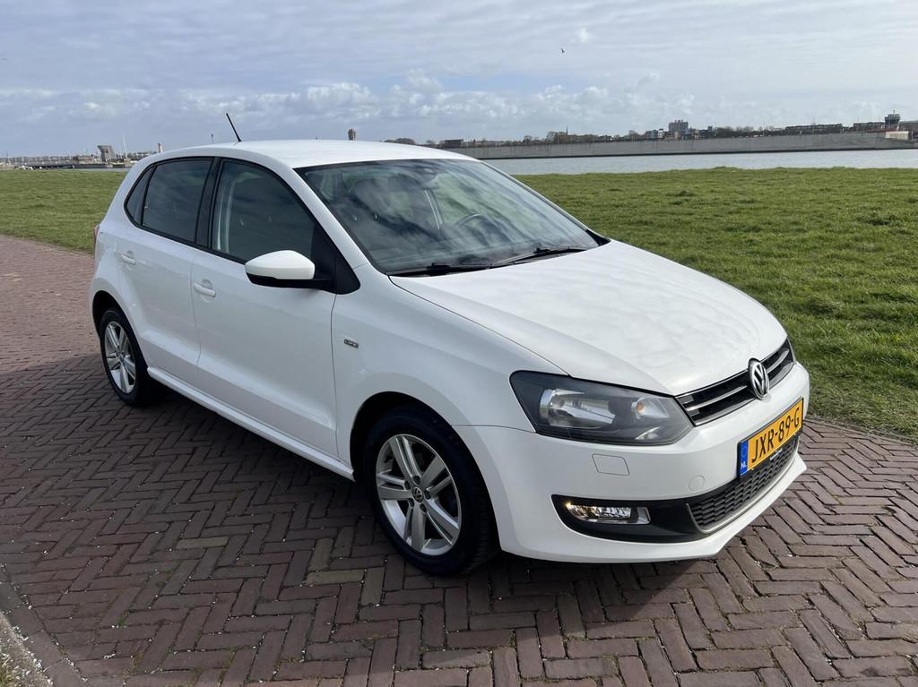 Volkswagen Polo 1.2 2014 AIRCO|CRUISE|APPLE CARPLAY|NW APK, Voorwielaandrijving, Stof, Gebruikt, Zwart
