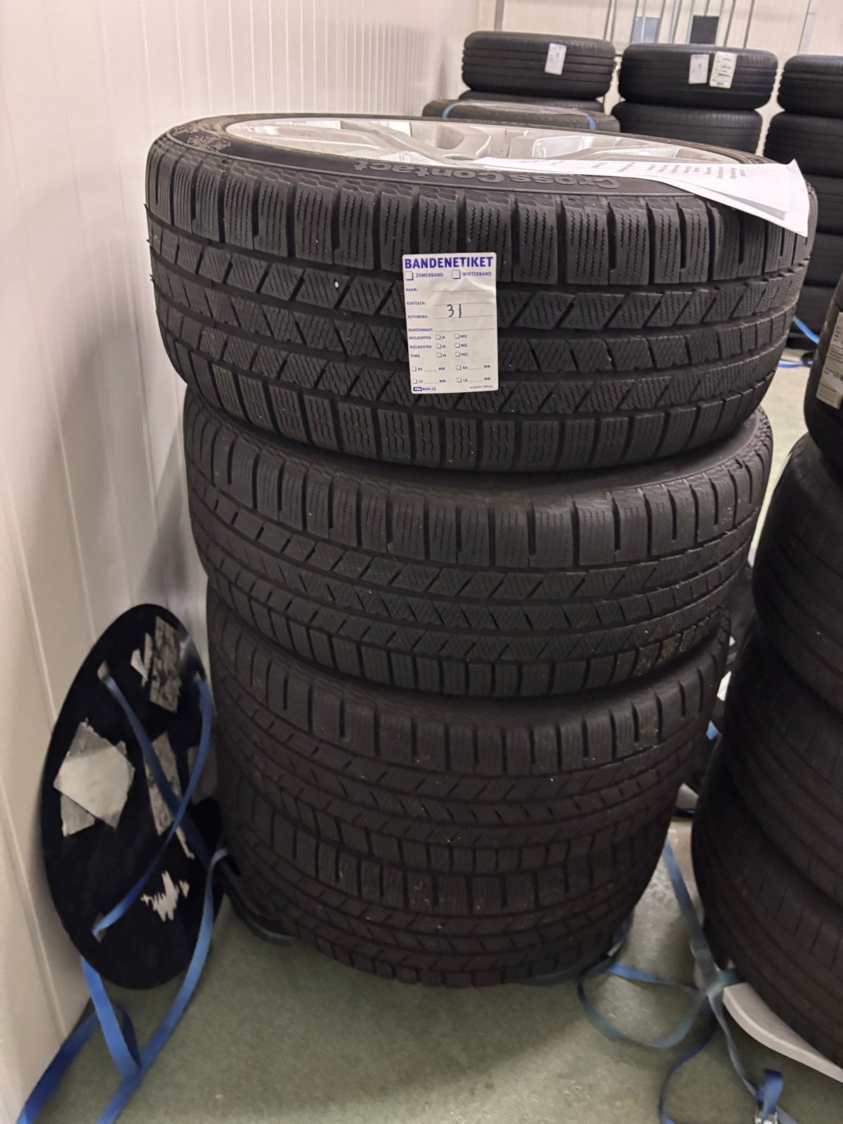 Set van 4 Continental Cross Contact Winterbanden 275/40 R22, Auto-onderdelen, Ophalen, Gebruikt, 275 mm, Banden en Velgen