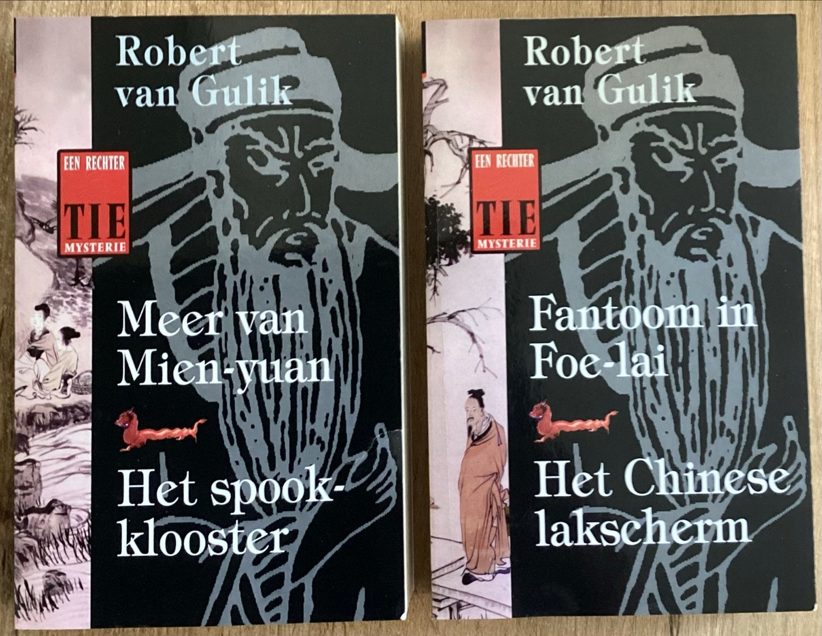Robert van Gulik: Rechter Tie  (2 boeken/4 titels slipcase), Boeken, Detectives, Ophalen of Verzenden, Gelezen