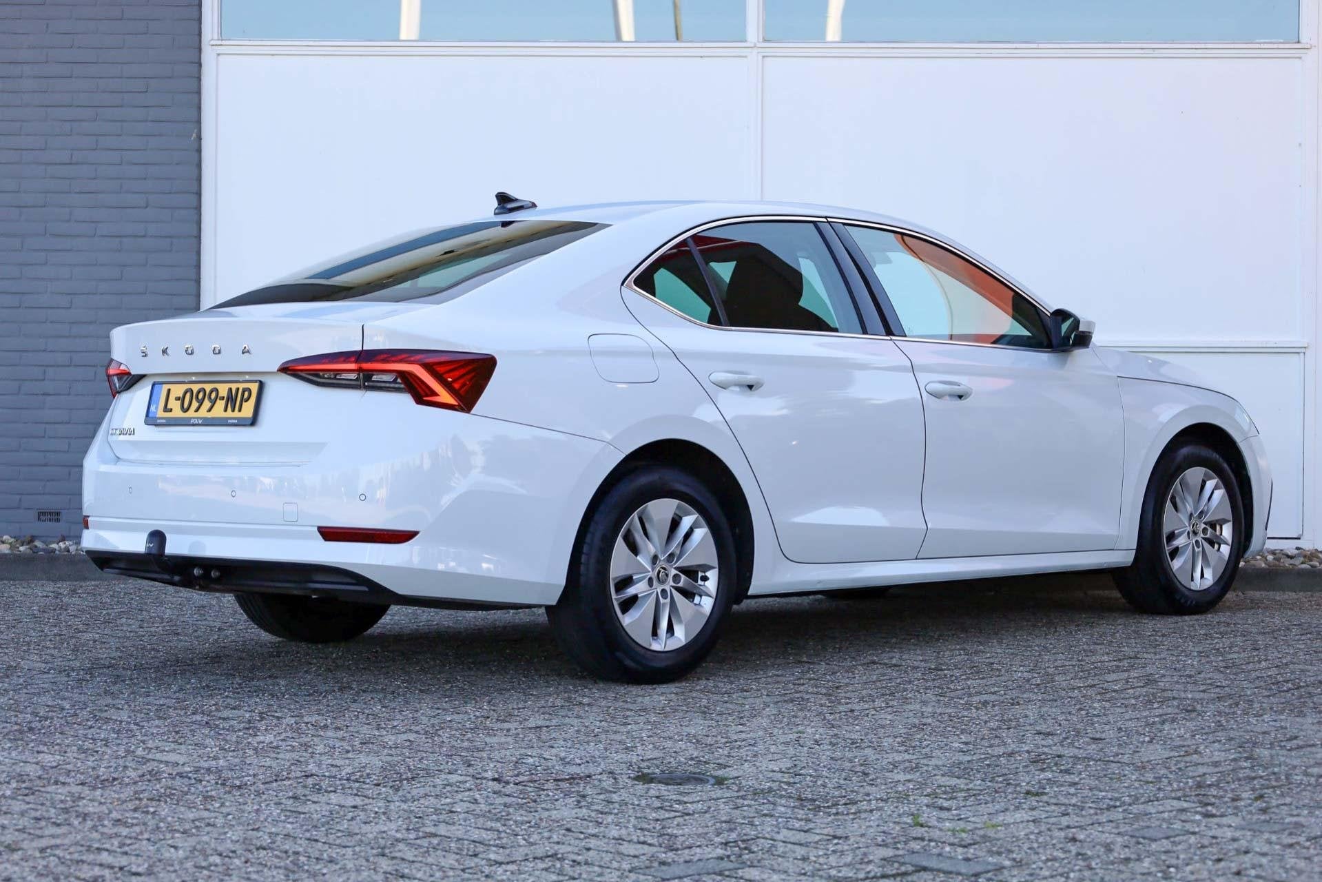 Skoda Octavia 1.0 TSI 110pk Business Edition | Parkeersensor, Auto's, Voorwielaandrijving, 12 maanden, Stof, Gebruikt