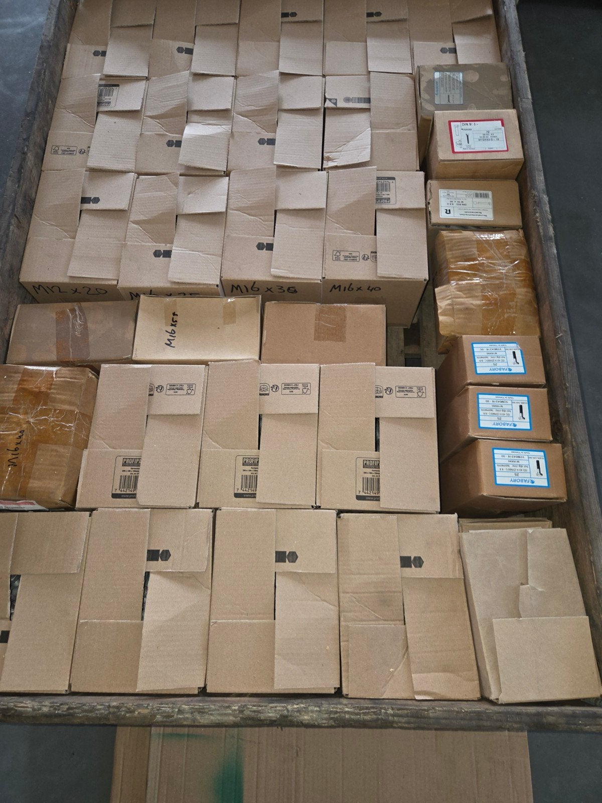 Partij 550 kg thermisch verzinkte bouten en moeren, Ophalen, Nieuw, Bouten of Moeren