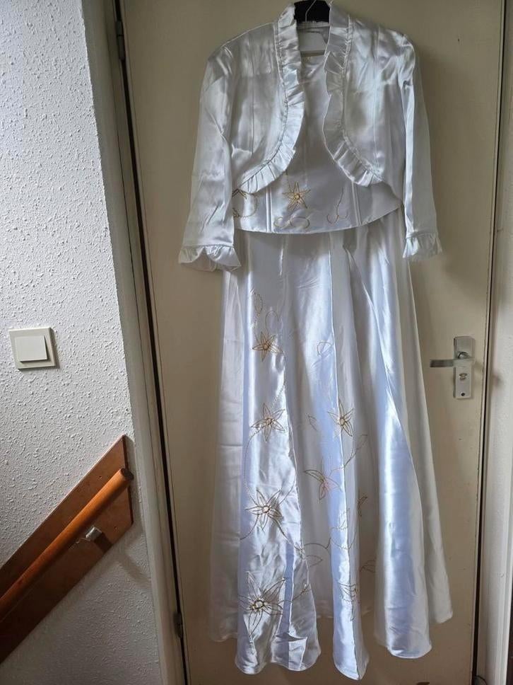 Trouwjurk maat 40 nu 40 euro, Maat 38/40 (M), Overige typen, Wit, Ophalen of Verzenden