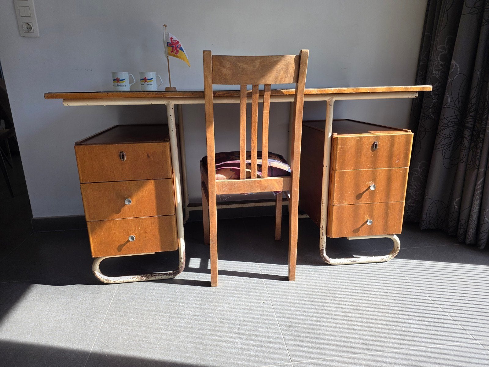 midcentury bureau met zwevend blad, jaren 50 / 60, Ophalen of Verzenden, Gebruikt