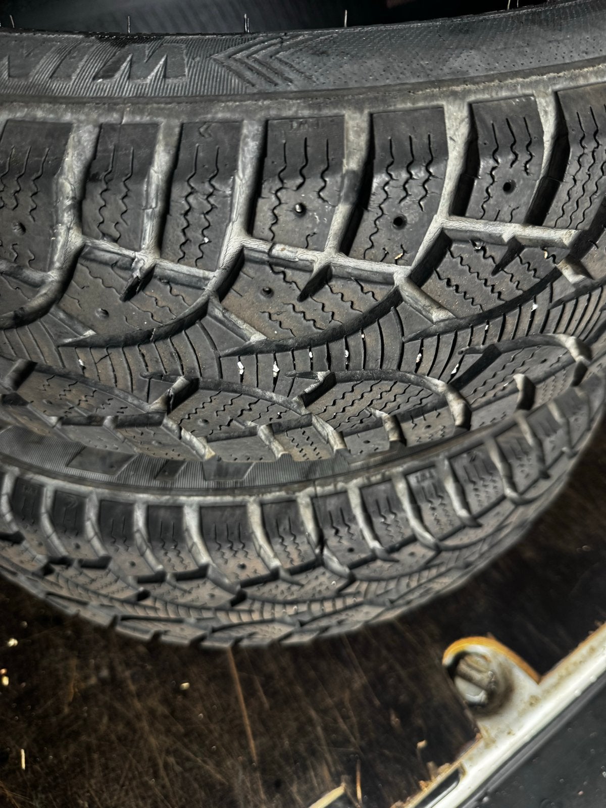 4 banden, waarvan 2 winterbanden (165/70R14C), Ophalen of Verzenden, Gebruikt